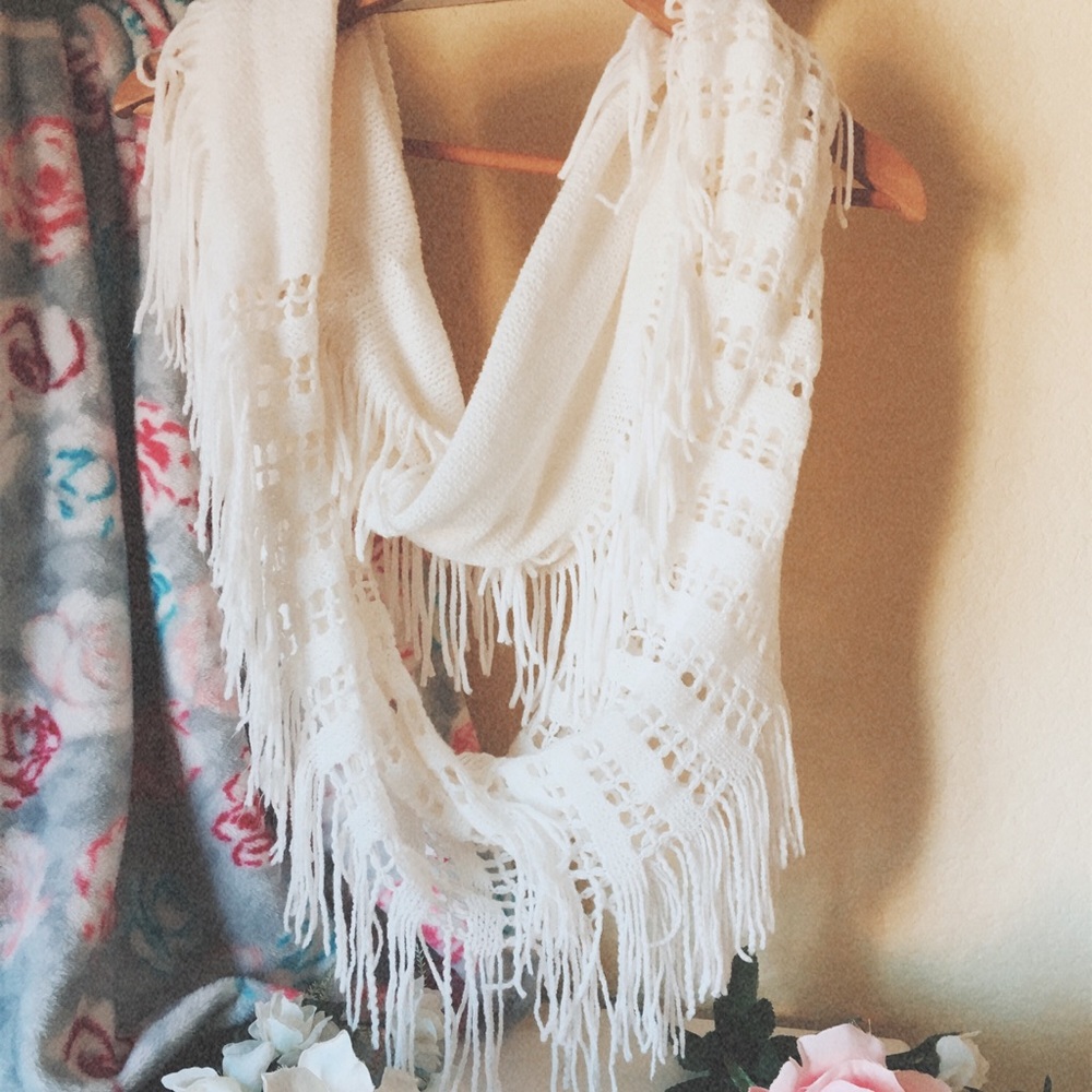 White infinity scarf
